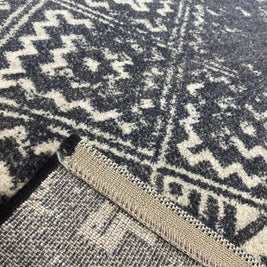 Faded Ethnic Design Infinity Rug Size: 200 x 290cm