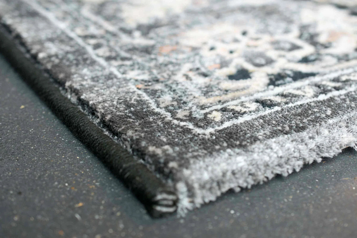 Luxuriously Vintage Design Canyon Rug